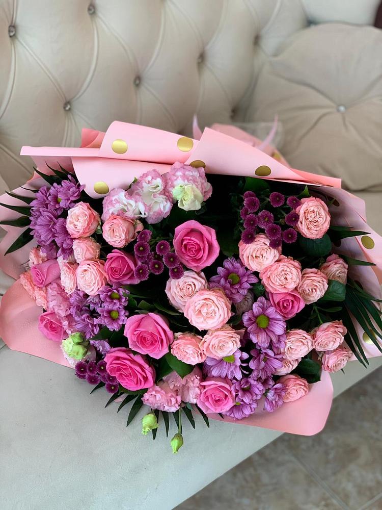 Букет цветов из: Хризантемы, Розы и Лизиантусы в Жиздре