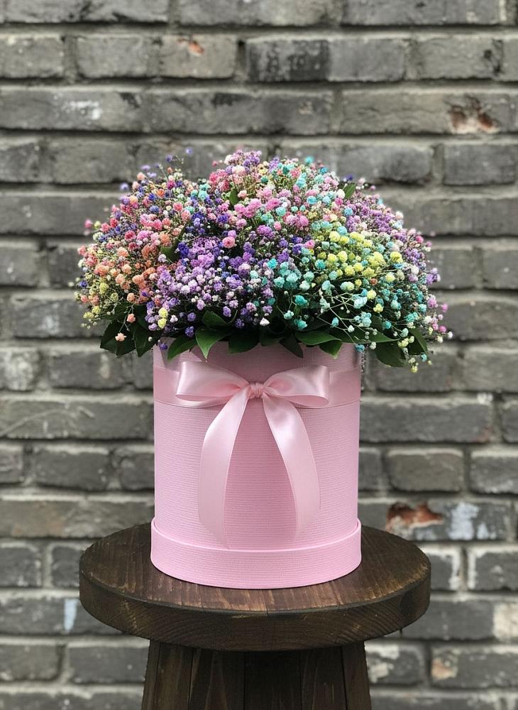 Цветочная композиция из Гипсофила и Розы в шляпной коробке в Жиздре