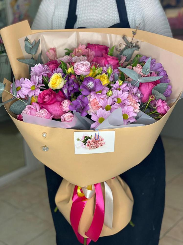 Букет цветов из: Хризантемы, Гвоздики и Альстромерии в Жиздре