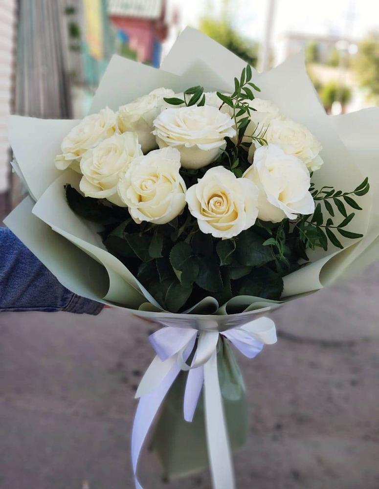 Букет Белые розы Проуд в Жиздре
