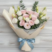 Букет цветов из:  Лизиантусы в Жиздре