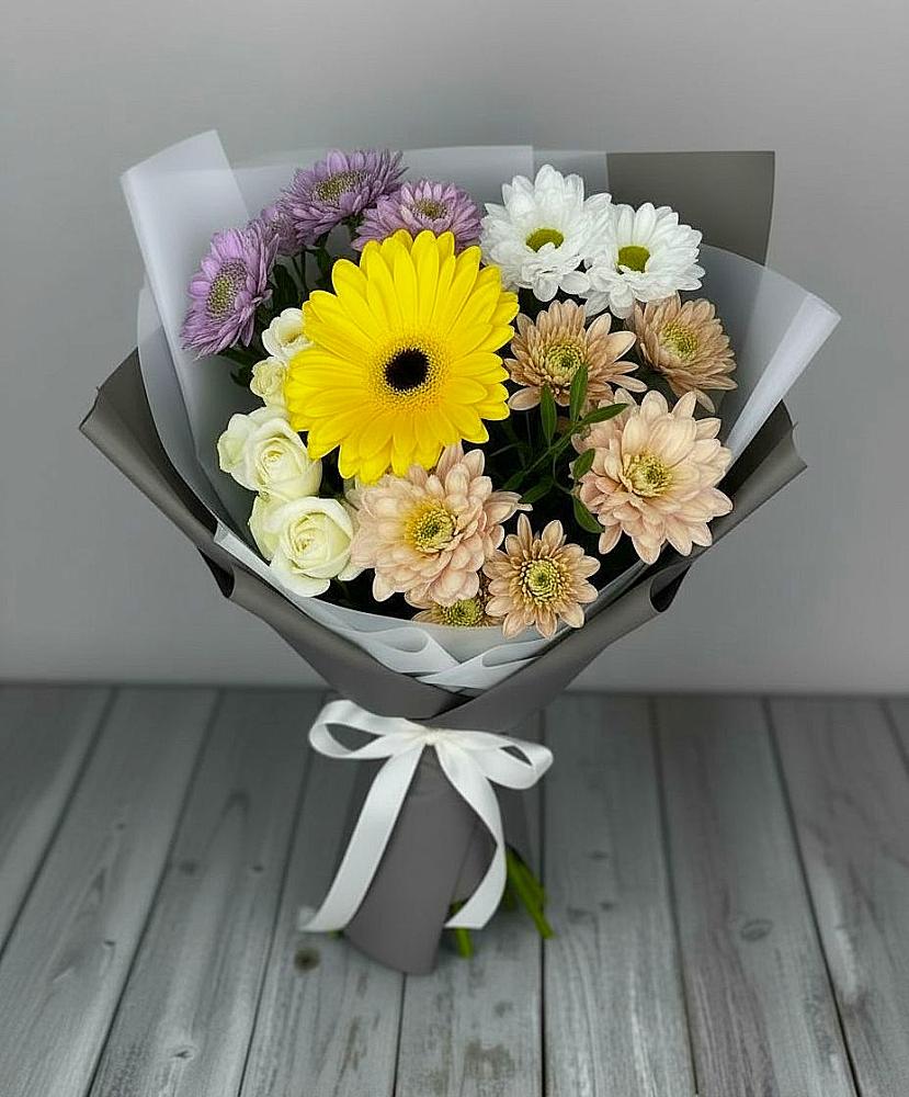Букет цветов из: Розы, Герберы и Хризантемы в Жиздре