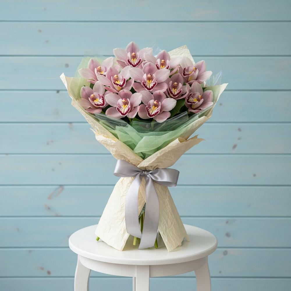 Букет цветов из: Орхидеи и Розы в Жиздре