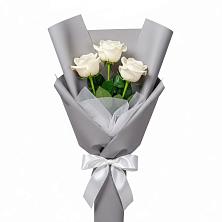 Букет 3 белые розы в Жиздре