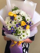 Букет цветов из:  Ирисы, Хризантемы и Розы #REPLACE_PRED# Жиздре