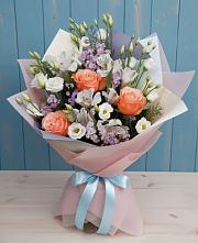 Букет цветов из:  Лизиантусы, Розы, Альстромерии и Гипсофила в Жиздре