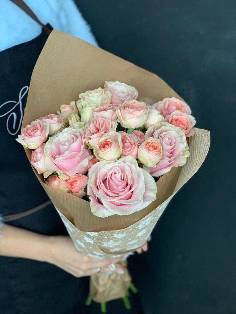 Букет цветов из: Хризантемы и Розы в Жиздре