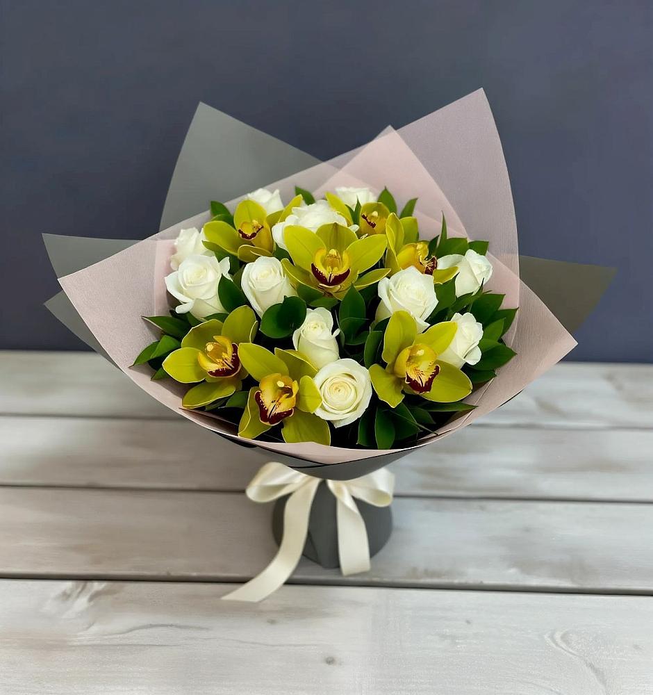 Букет цветов из: Орхидеи и Розы в Жиздре