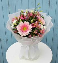 Букет цветов из:  Герберы, Альстромерии и Лизиантусы в Жиздре