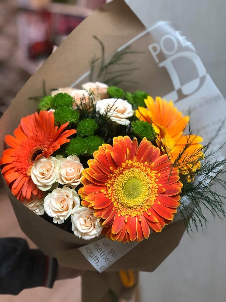 Букет цветов из: Герберы, Хризантемы и Розы в Жиздре
