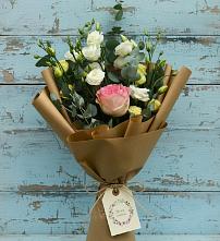 Букет цветов из:  Розы и Лизиантусы в Жиздре