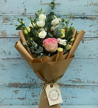 Букет цветов из:  Розы и Лизиантусы в Жиздре